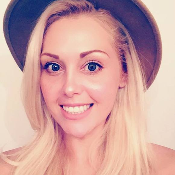 Meet your Posher, Xochilt - Picture 1 of 4